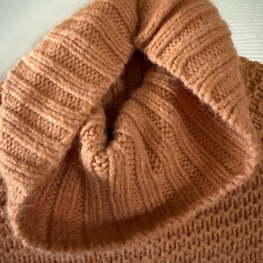 35. Denver Hayes Warm Orange Cowl Neck Sweater - Picture 5 of 6